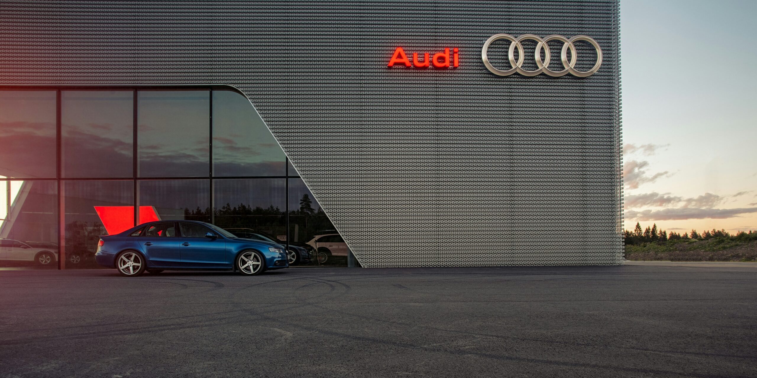 Modern Retail Dealership